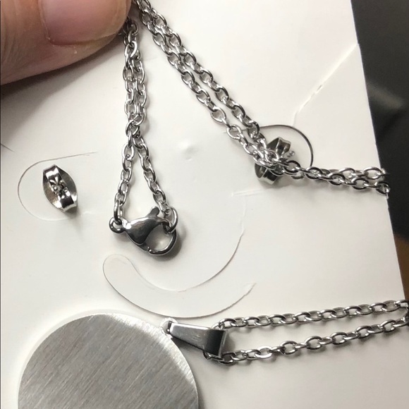 Butterfly 🦋 Earrings and necklaces Set.   SSteel - Picture 10 of 10